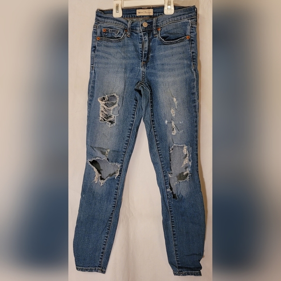 Jeans - Picture 1 of 3